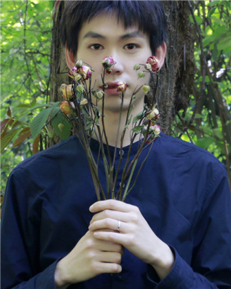 杨晨晨 生活工作照-1_副本.jpg