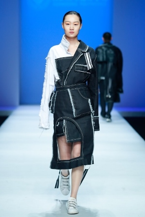 邓卫钦 姚转欣 黄晓雯.jpg