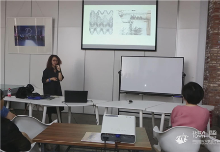 北京时尚论坛——不拘讲堂 以一根线开始探索(四川美术学院-程琦).jpg